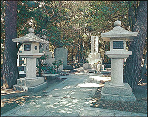 服部金太郎の墓