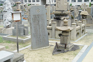 初代 坂田 藤十郎の墓