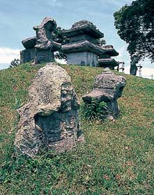 薩摩隼人塚の墓